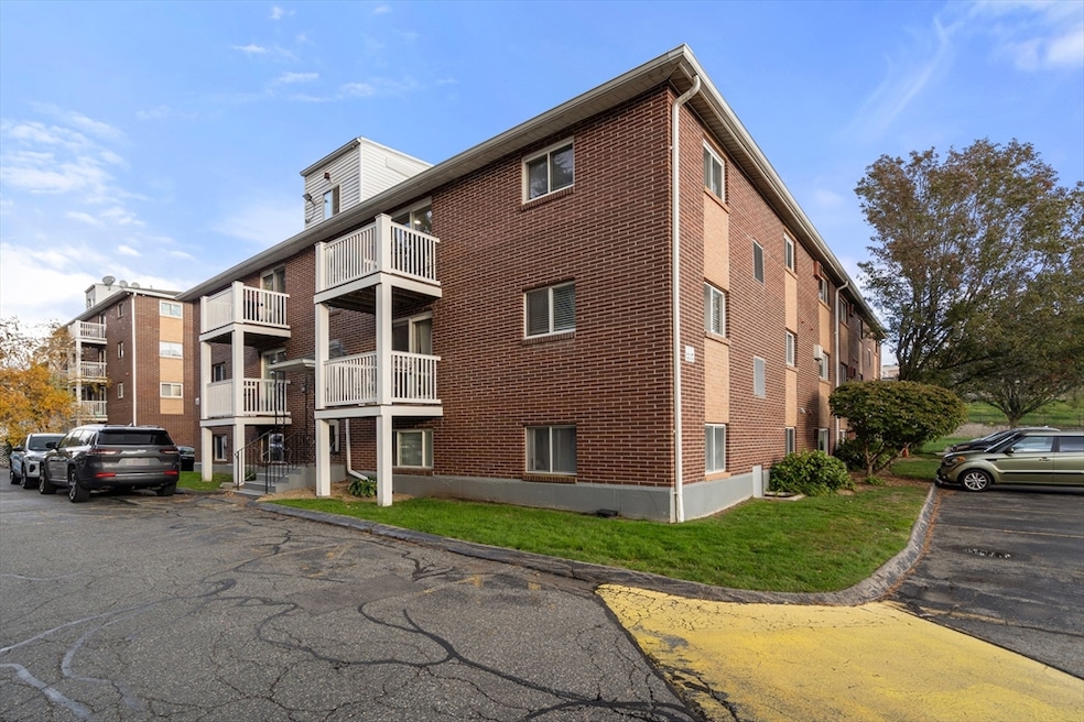 For Sale $320,000 • Co-Listing Agent