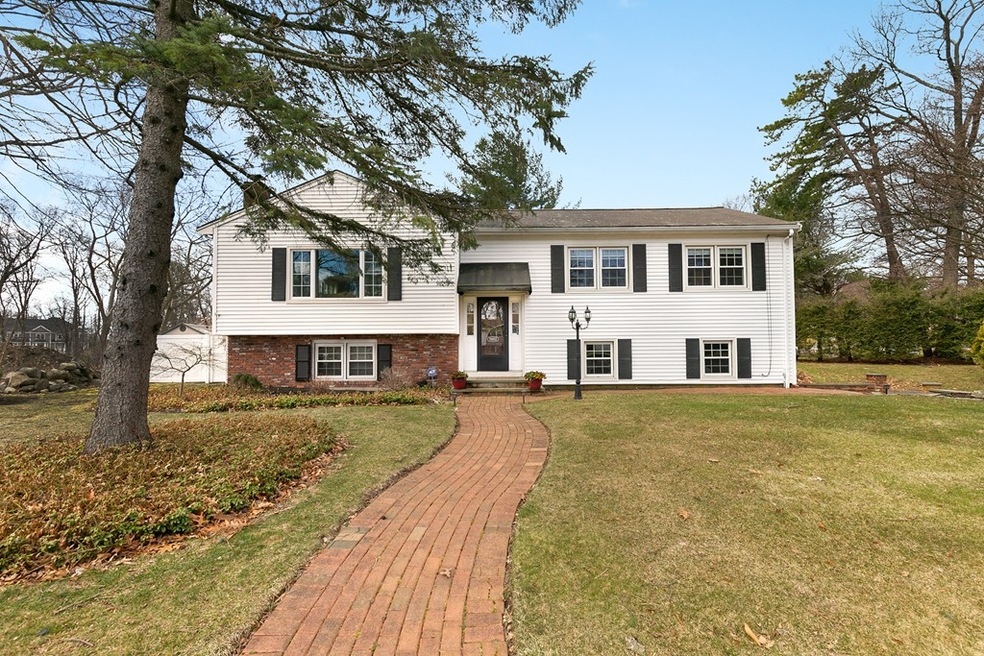 3 Sandpiper Cir, Danvers, MA 01923 - photo 1