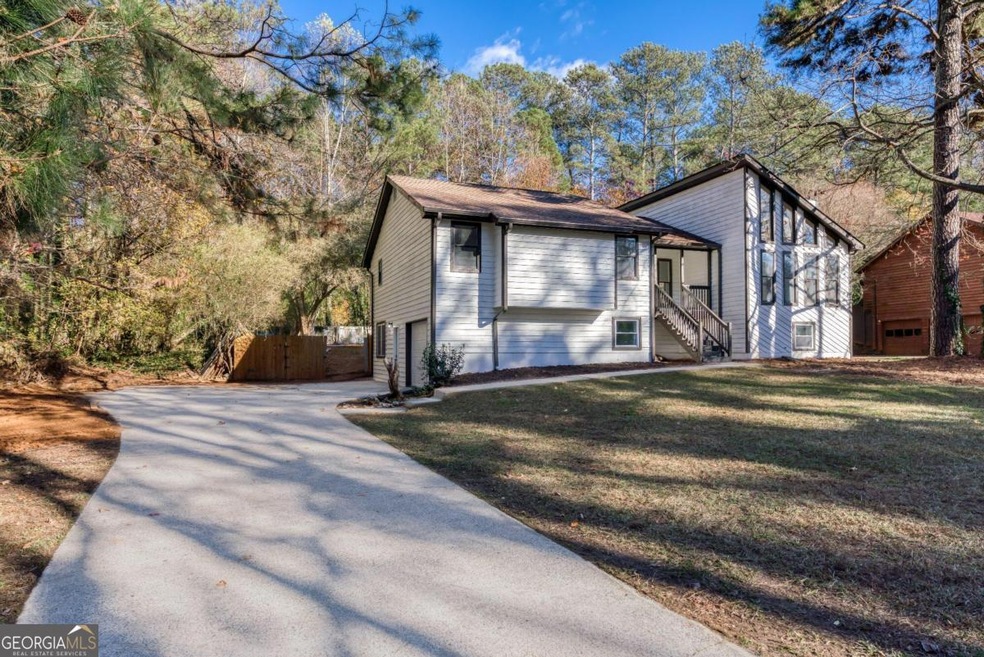 2002 Elmpark Ln, Snellville, GA 30078 - photo 1