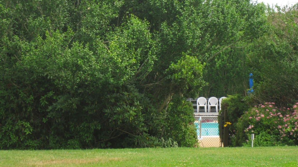 35 Island Inn Rd unit 35 Bldg G, Oak Bluffs, MA 02568 - photo 1