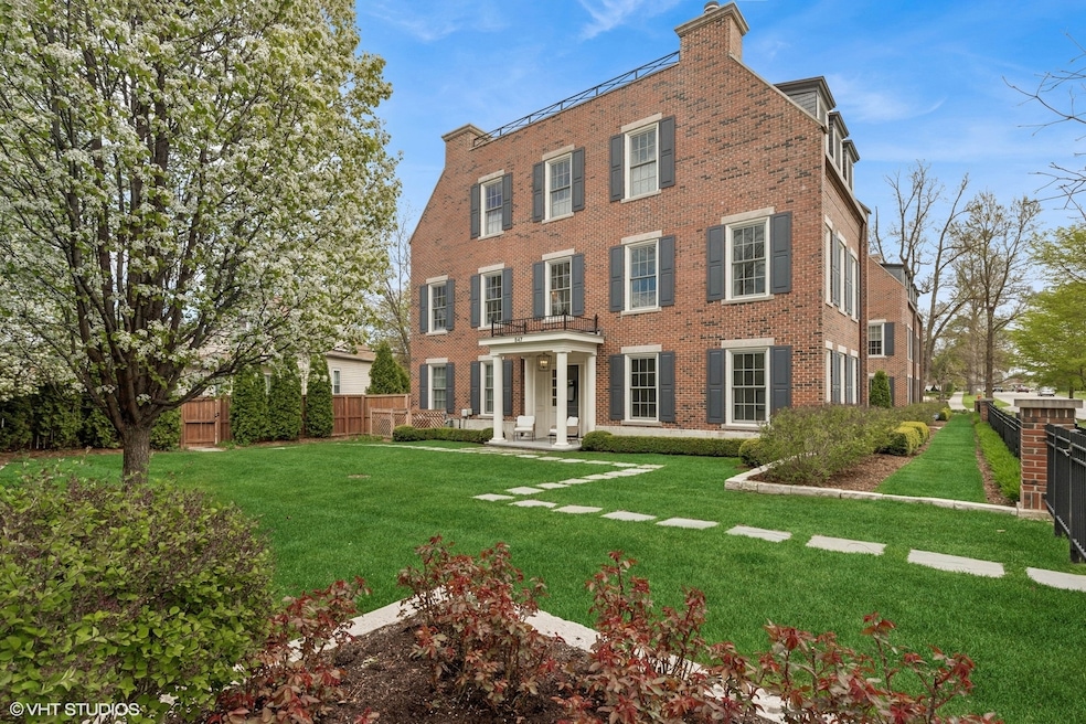 847 N Mckinley Rd, Lake Forest, IL 60045 - photo 1