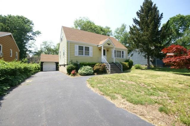 130 Forestview Rd, Bridgeport, CT 06606 - photo 1