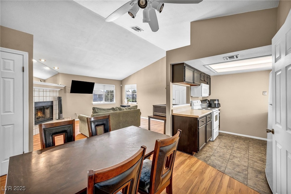 5419 Centurion Ct unit 203, Las Vegas, NV 89122 - photo 1