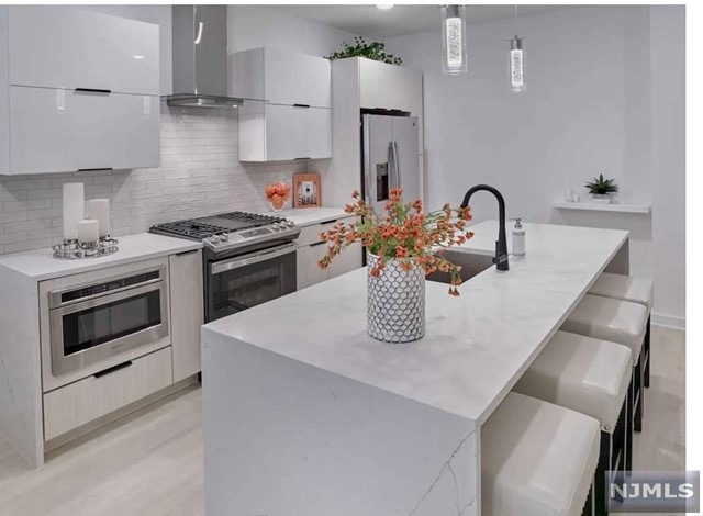 8 Tice Rd unit 310, Franklin Lakes, NJ 07417 - photo 1