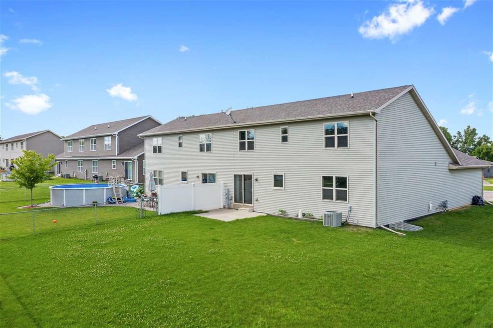 609 Creekview Ln, Appleton, WI 54915 - photo 1