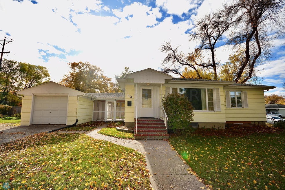 1114 15th Ave N, Fargo, ND 58102 - photo 1