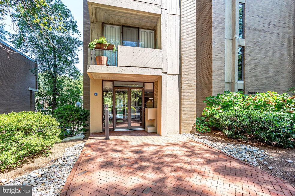 11400 Washington Plaza W unit 103, Reston, VA 20190 - photo 1