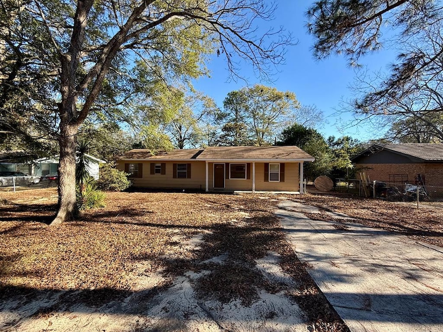 210 Davenport St, Headland, AL 36345 - photo 1