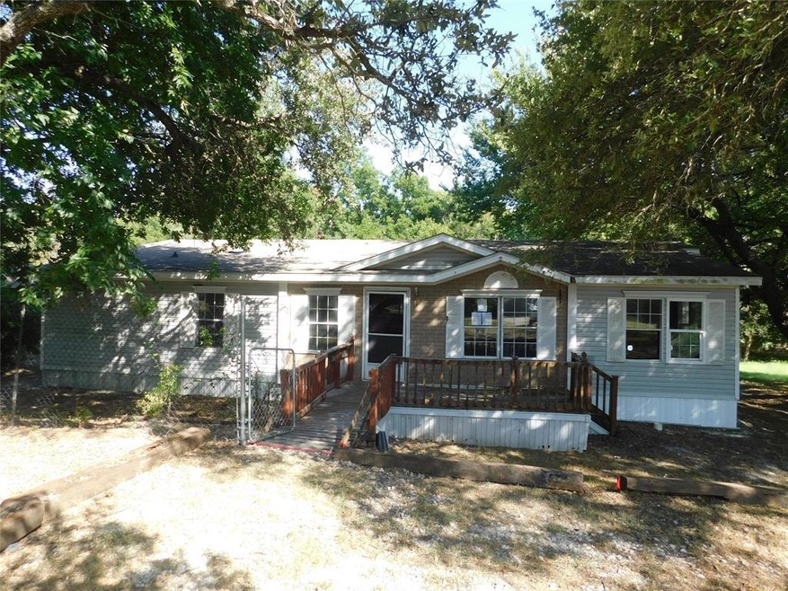 145 Blue Moon Ct, Springtown, TX 76082 - photo 1