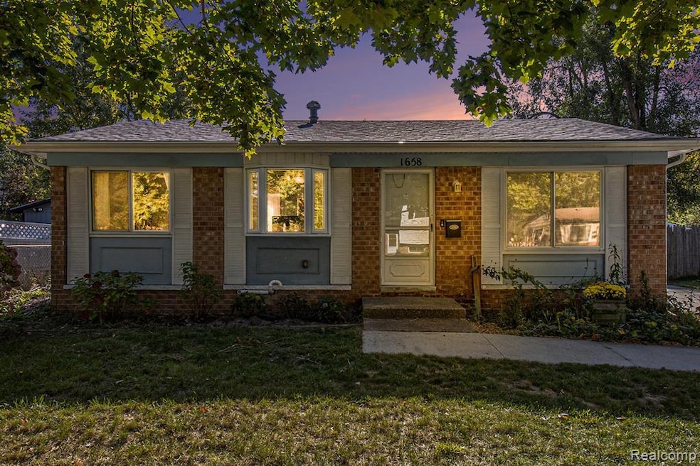1658 Foley Ave, Ypsilanti, MI 48198 - photo 1