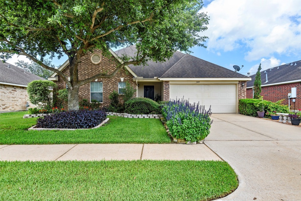 3409 Cypress Village Dr, Pearland, TX 77584 - photo 1