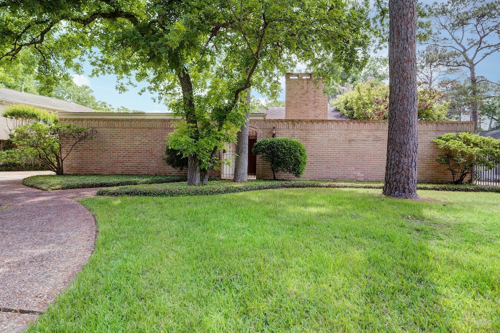 332 Vanderpool Ln, Houston, TX 77024 - photo 1