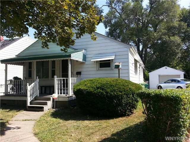 Exterior Front COVERED FRONT PORCH - ONLY 1 NEIGHB