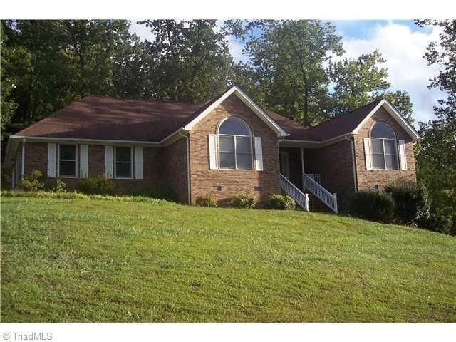 727 Graceland Dr, Asheboro, NC 27205 - photo 1