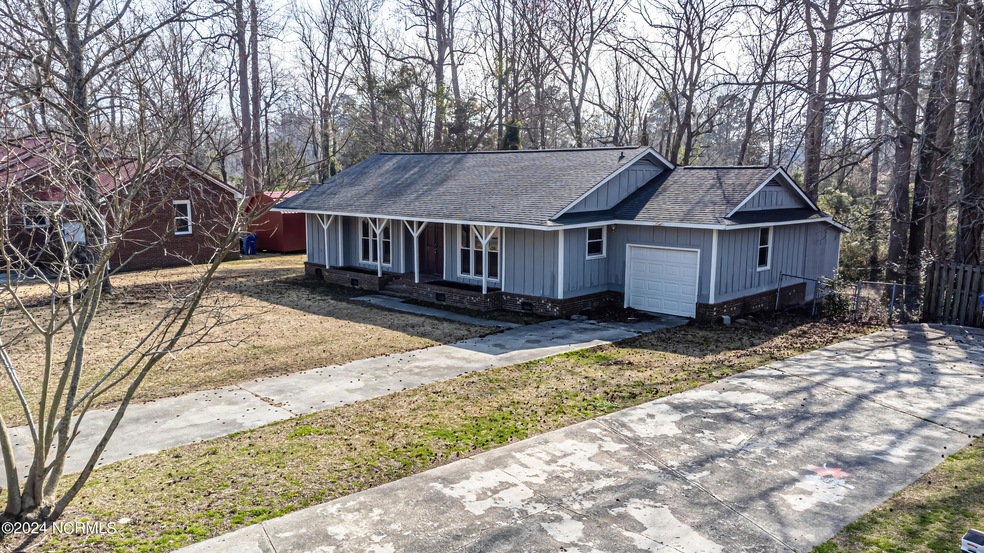 602 Plaza Dr, Jacksonville, NC 28540 - photo 1