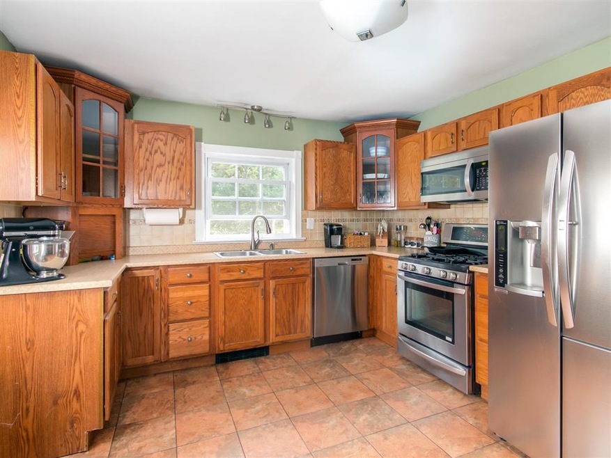 93 Monroe St unit 120, Nashua, NH 03060 - photo 1