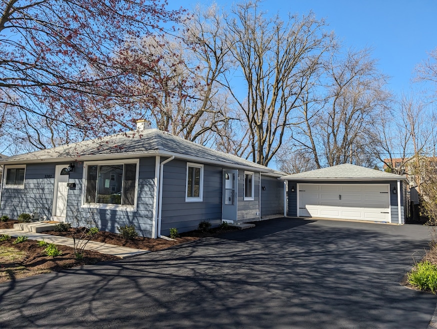 3202 Hawk Ln, Rolling Meadows, IL 60008 - photo 1