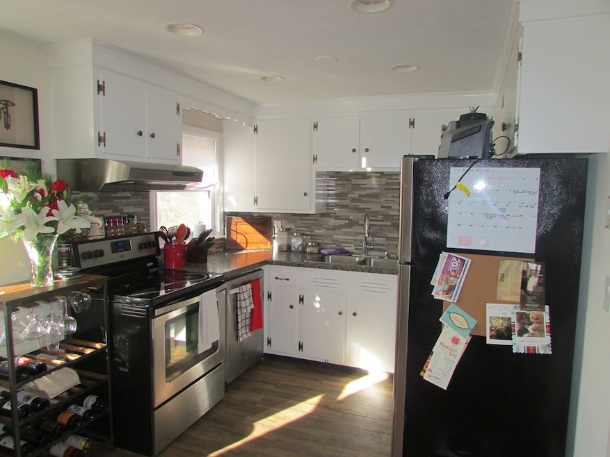 157 Central St unit 5, Foxboro, MA 02035 - photo 1