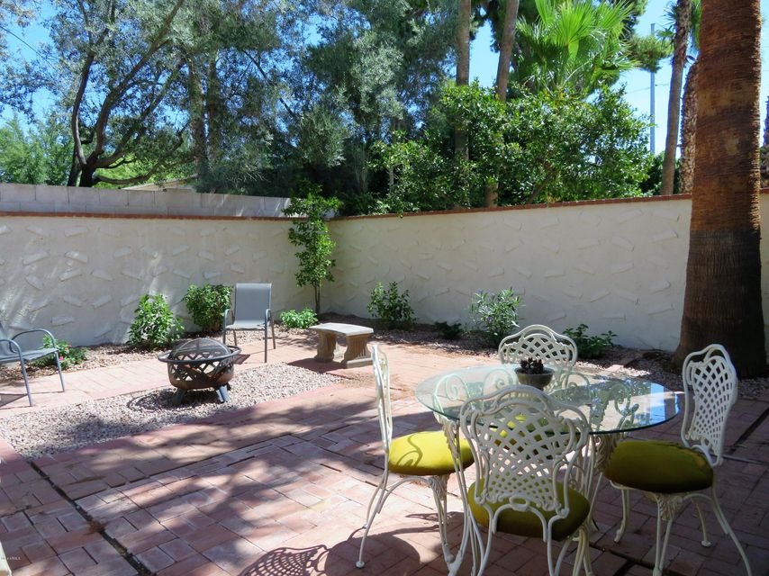 PRIVATE BACKYARD