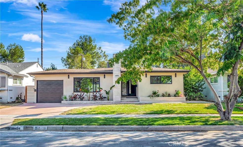 19434 Calvert St, Tarzana, CA 91335 - photo 1