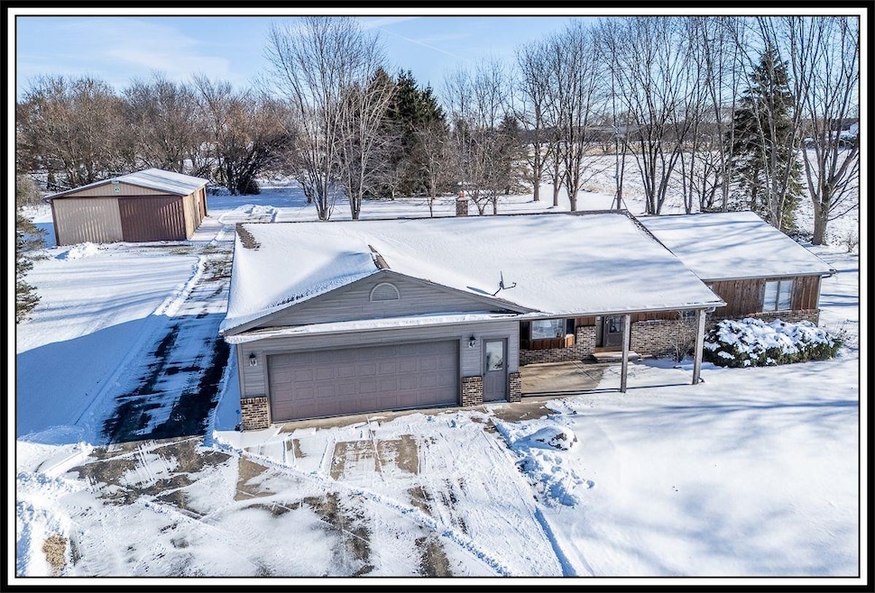 N5558 County Rd W, New London, WI 54961 - photo 1