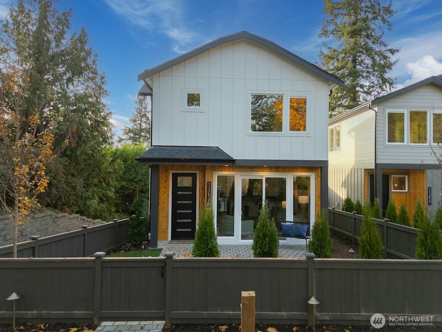 11217 NE 95th St unit B, Kirkland, WA 98033 - photo 1