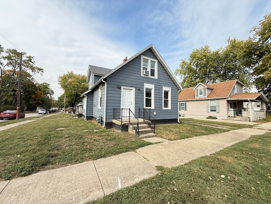 1401 W Elm St, Bloomington, IL 61701 - photo 1