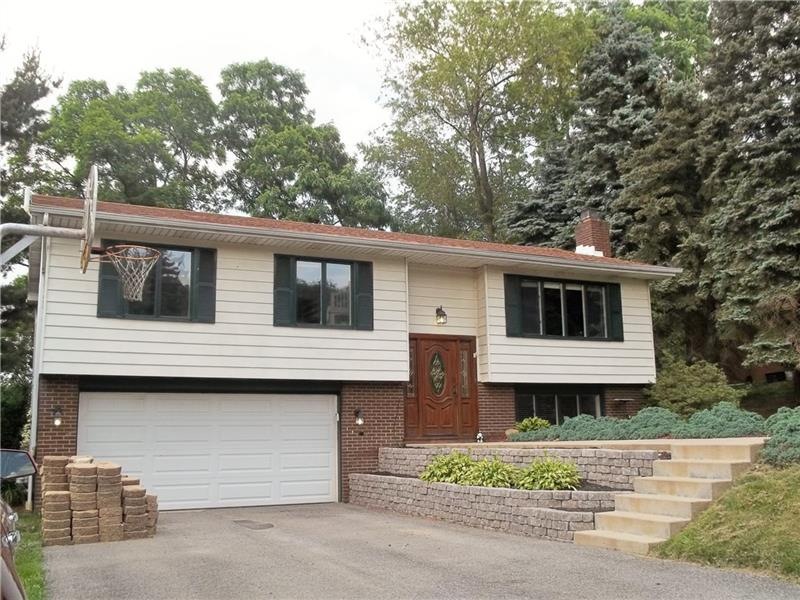 Three bedroom split entry with 3 full baths and a 