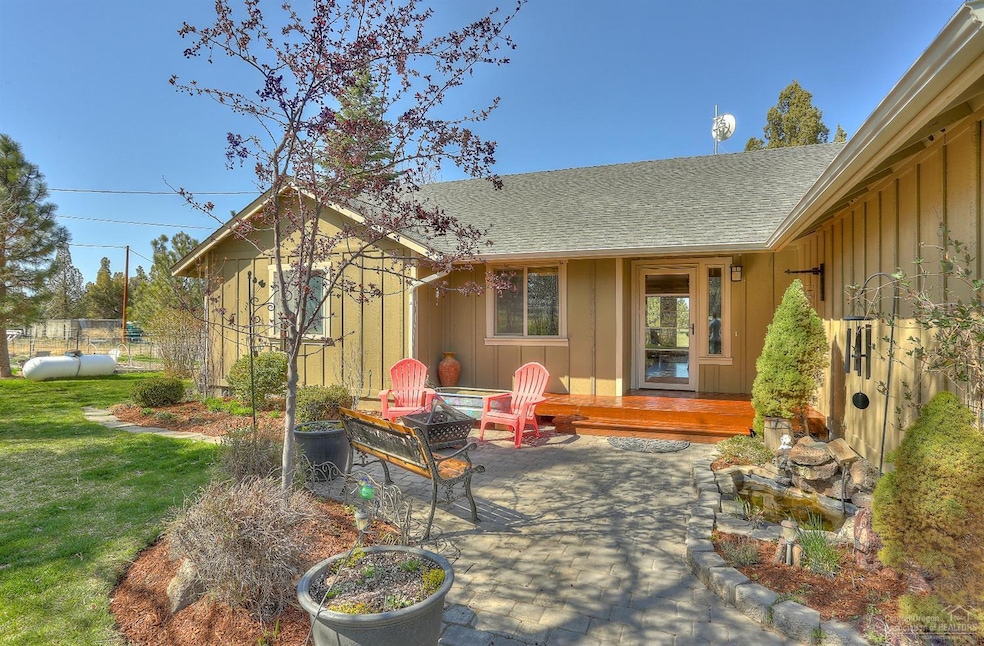 22960 Lone Pony Ln, Bend, OR 97701 - photo 1