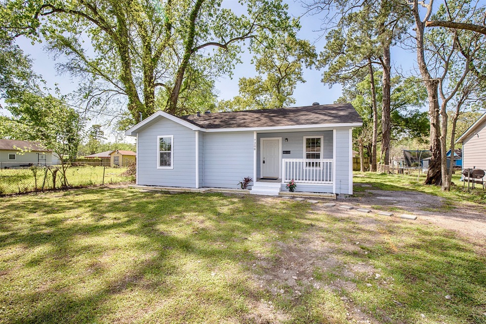 7208 S Hall St, Houston, TX 77028 - photo 1