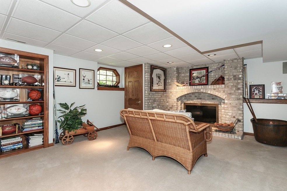 12 Hampton Ct, Algonquin, IL 60102 - photo 1