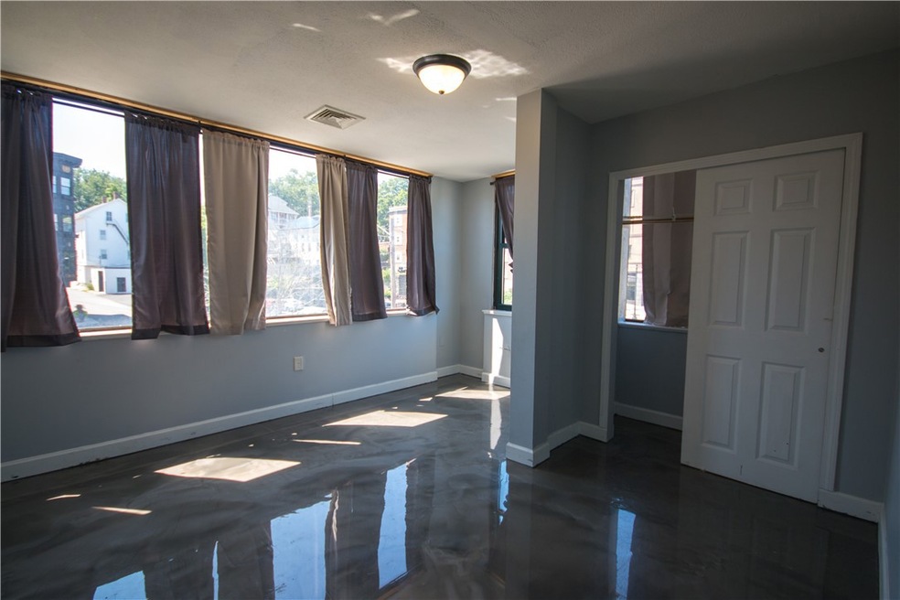 285 Main St unit 2, Woonsocket, RI 02895 - photo 1