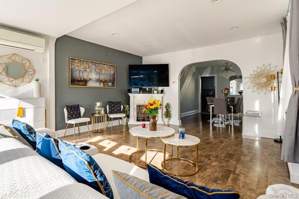 151-05 20th Rd, Flushing, NY 11357 - photo 1