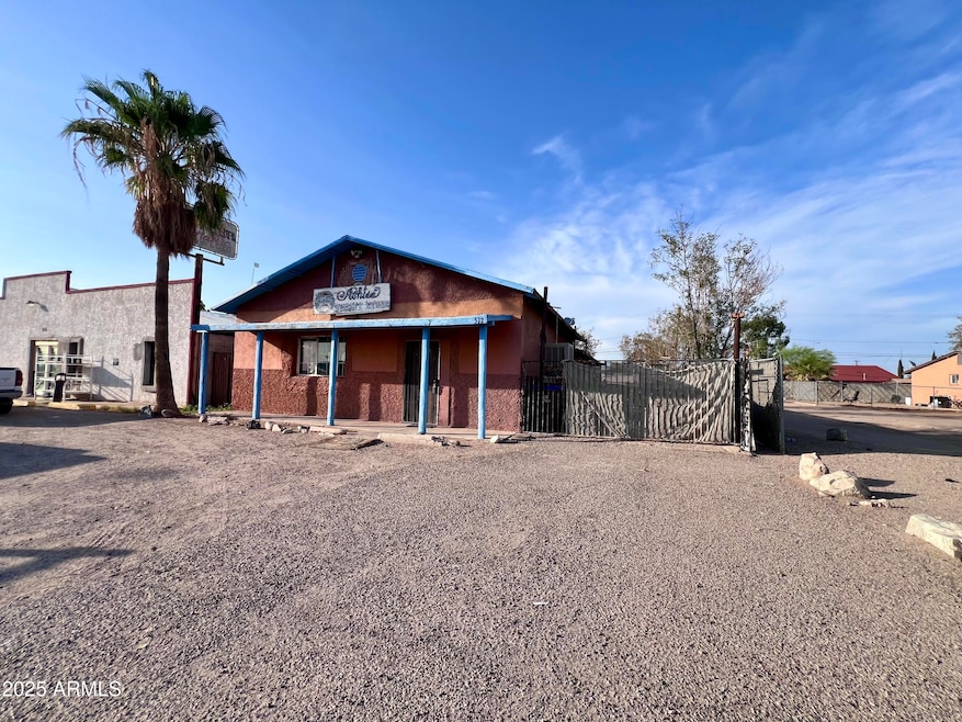 512 W Frontier St, Eloy, AZ 85131 - photo 1