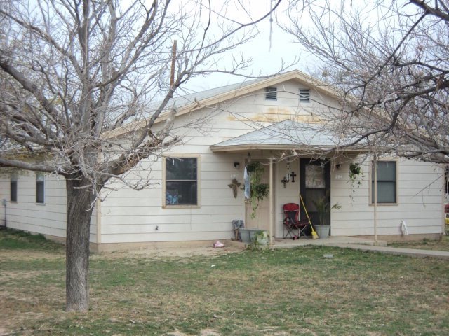 702 E Highland Blvd, San Angelo, TX 76903 - photo 1
