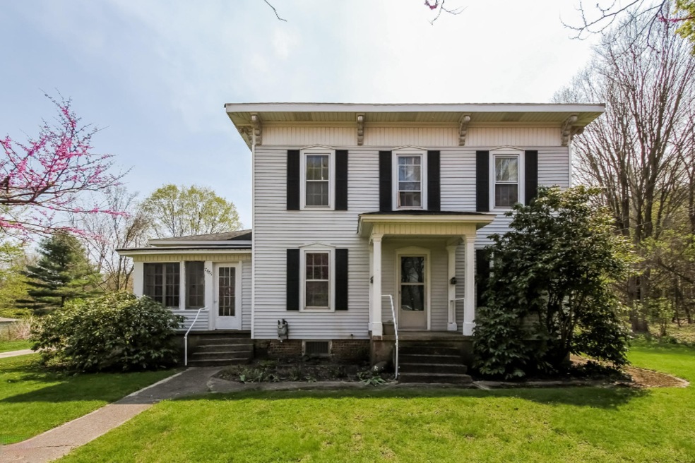 001-Front_View-2709468-medium