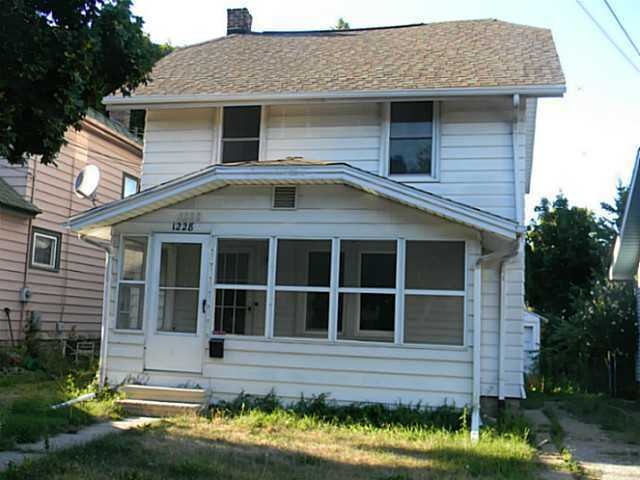1228 W Barnes Ave, Lansing, MI 48910 - photo 1