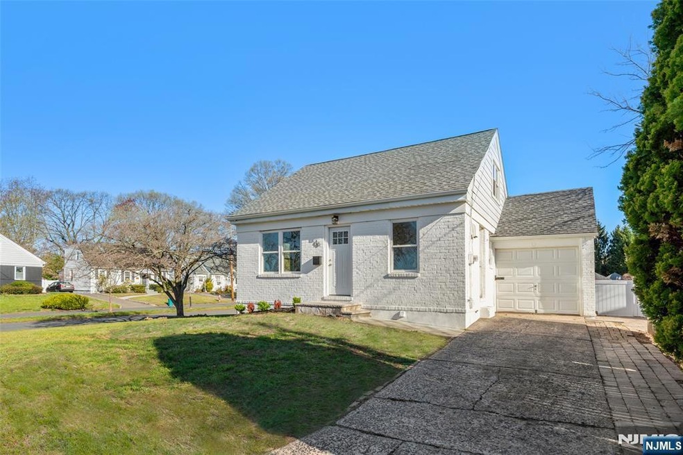 46 Sherwood Rd, Dumont, NJ 07628 - photo 1