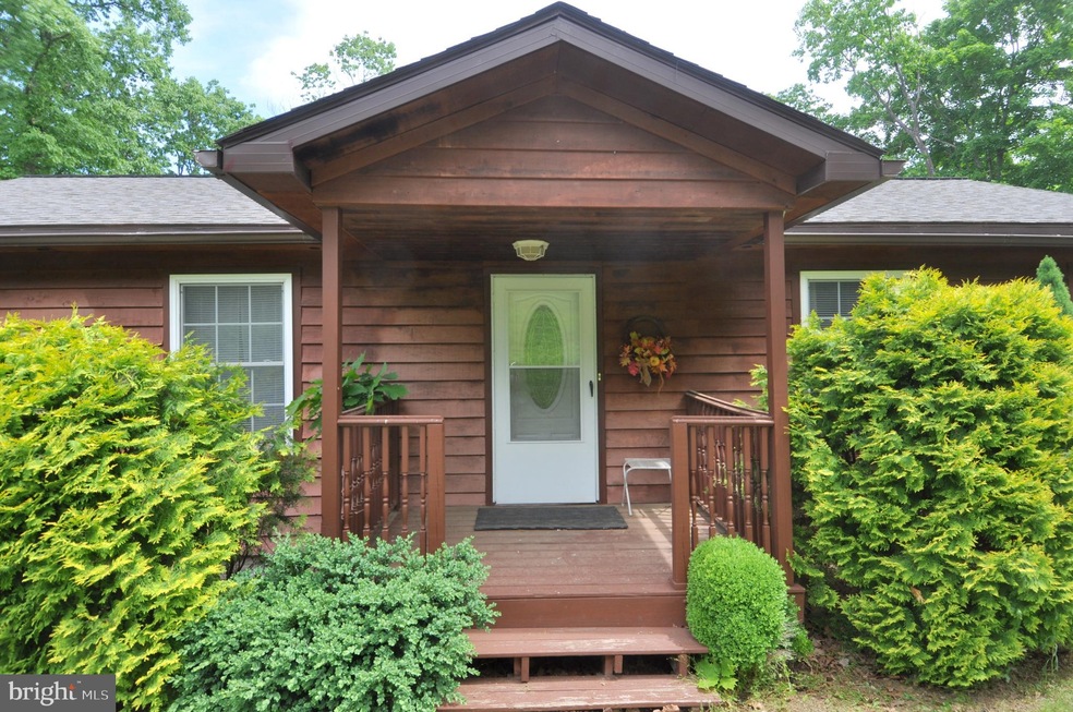 286 Circling Hawk Ln, Berkeley Springs, WV 25411 - photo 1