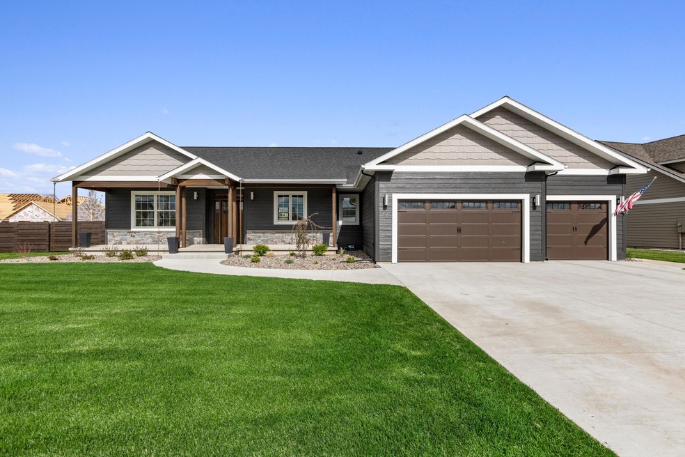 04_150WSwiftCreekWay_2012_HiRes