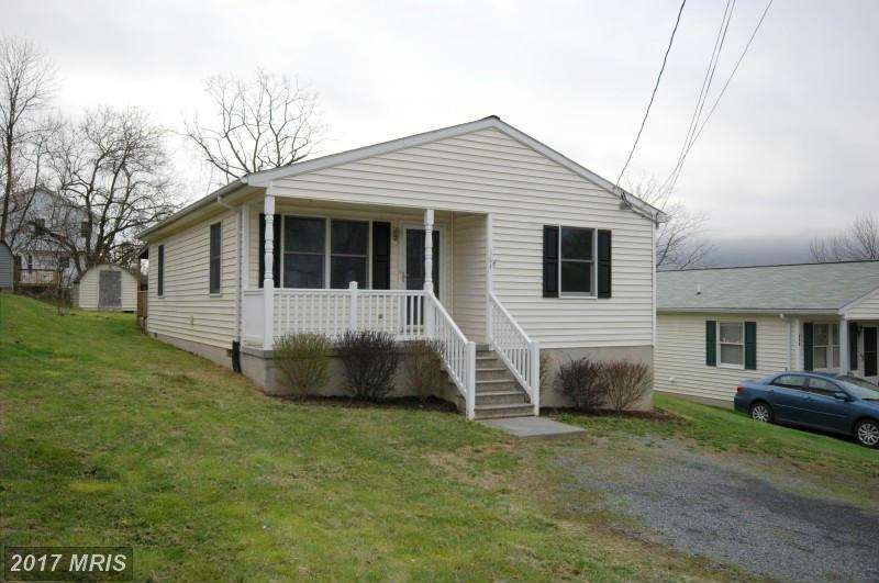 364 Stonewall St, Strasburg, VA 22657 - photo 1