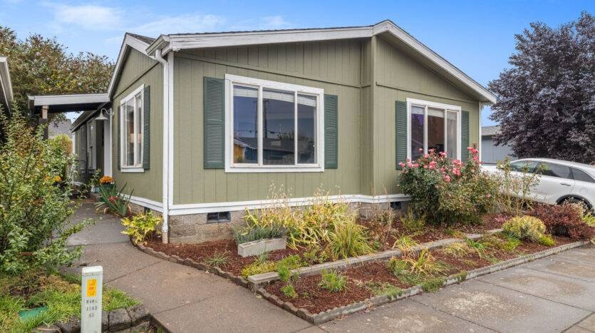 11105 Main St NE unit 14, Donald, OR 97020 - photo 1