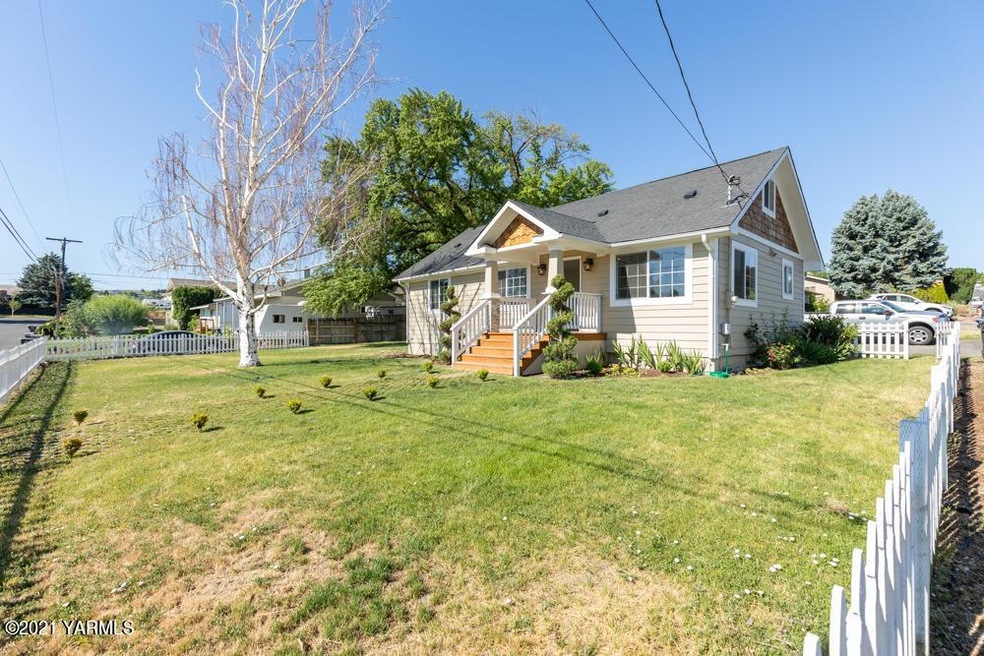 12 N 8th st