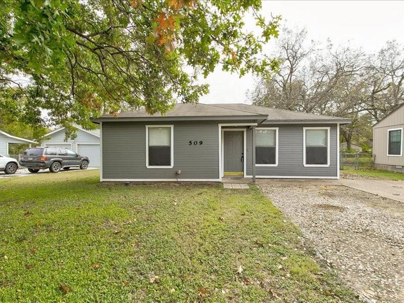 509 Poindexter Ave, Cleburne, TX 76033 - photo 1