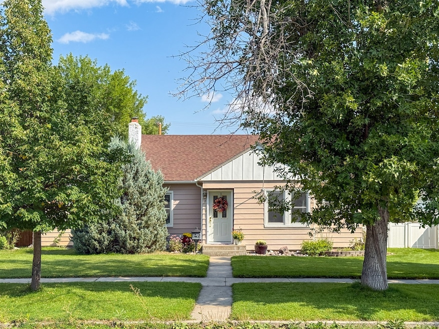 21 2nd Ave SW, Choteau, MT 59422 - photo 1