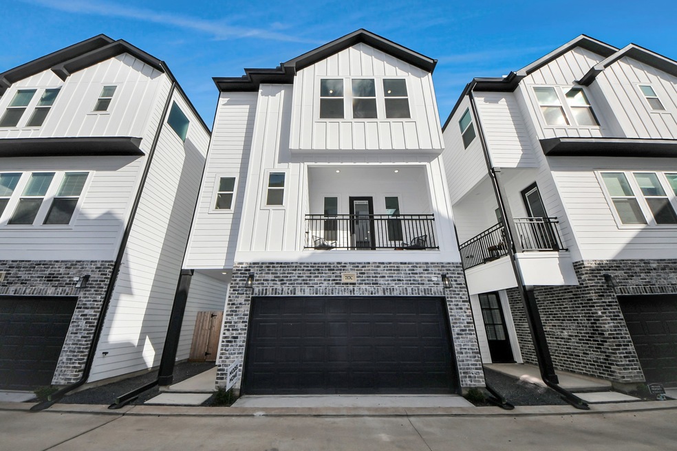 717 Marcella St unit E, Houston, TX 77091 - photo 1