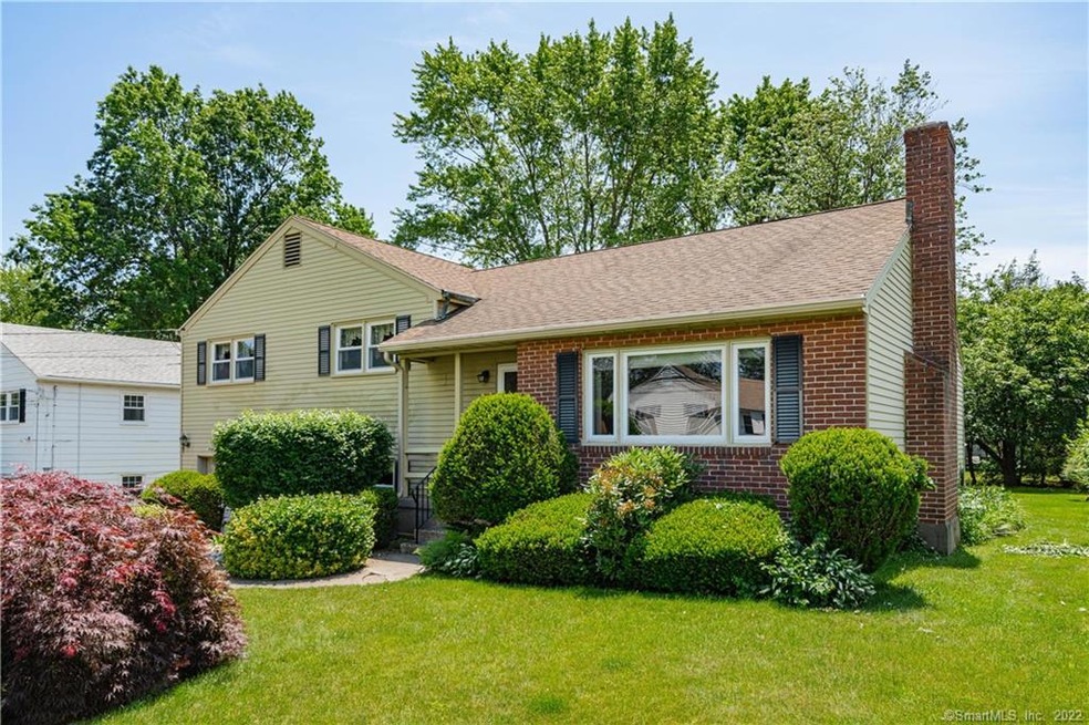 91 Hilldale Rd, West Hartford, CT 06117 - photo 1