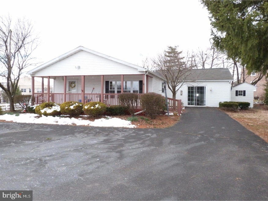 111 Carver Ln, Royersford, PA 19468 - photo 1