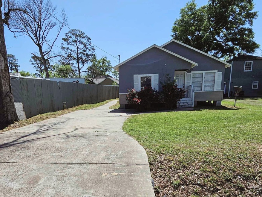 8708 Lanewood Dr, Houston, TX 77016 - photo 1