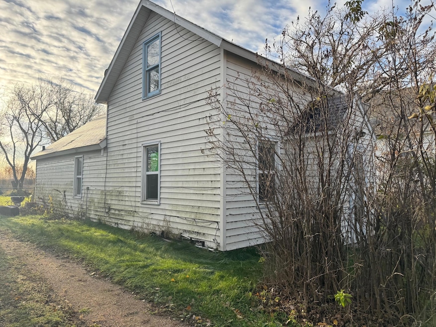 120 Tamarack St, Badger, MN 56714 - photo 1